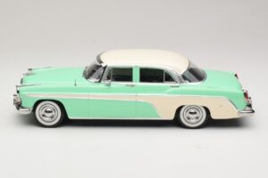 DeSoto Fireflite Sedan Helerohline & Kreemjas KK-Scale 1:18 KKDC181543 Metall - pilt 3/6