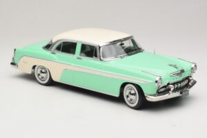 DeSoto Fireflite Sedan Helerohline & Kreemjas KK-Scale 1:18 KKDC181543 Metall - pilt 4/6