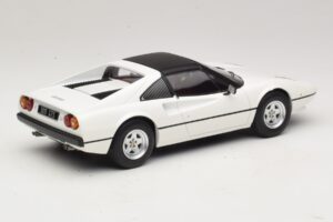 Ferrari 308 GTS Valge MCG 1:18 MCG18664 Metall - pilt 2/6