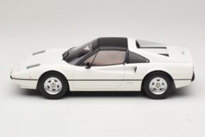 Ferrari 308 GTS Valge MCG 1:18 MCG18664 Metall - pilt 3/6