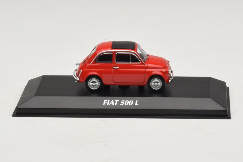 Fiat 500 L Punane Maxichamps 1:43 940121600 Metall