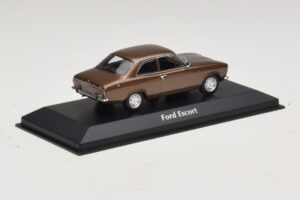 Ford Escort Mk1 Pruun Metallik Maxichamps 1:43 940081000 Metall - pilt 2/5