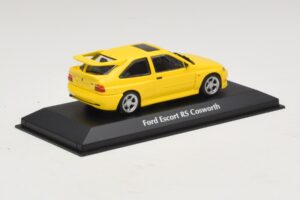 Ford Escort RS Cosworth Kollane Maxichamps 1:43 940082101 Metall - pilt 2/5
