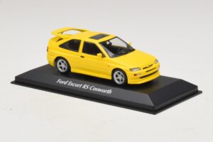 Ford Escort RS Cosworth Kollane Maxichamps 1:43 940082101 Metall - pilt 3/5