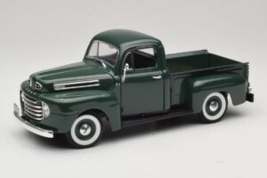 Ford F-1 Roheline Road Legends 1:18 92218 Metall