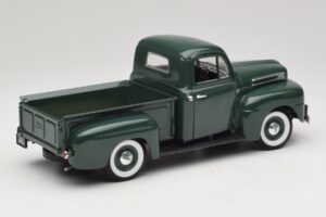 Ford F-1 Roheline Road Legends 1:18 92218 Metall - pilt 3/8