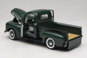 Ford F-1 Roheline Road Legends 1:18 92218 Metall - pilt 5/8