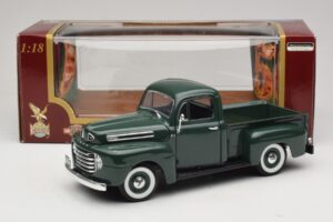 Ford F-1 Roheline Road Legends 1:18 92218 Metall - pilt 8/8