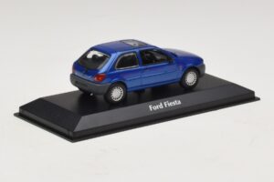 Ford Fiesta Mk4 Sinine Metallik Maxichamps 1:43 940085061 Metall - pilt 2/5