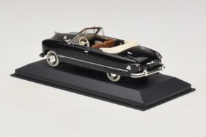 Ford FL Kabriolett Must Minichamps 1:43 400082231 Metall - pilt 3/5