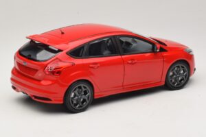 Ford Focus ST Mk2 Punane Minichamps 1:18 110082002 Metall - pilt 3/8