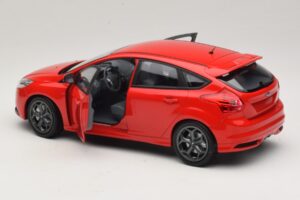 Ford Focus ST Mk2 Punane Minichamps 1:18 110082002 Metall - pilt 5/8