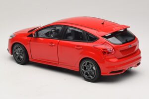 Ford Focus ST Mk2 Punane Minichamps 1:18 110082002 Metall - pilt 7/8