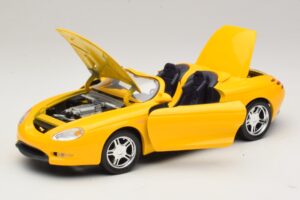 Ford Mustang Mach III Kabriolett Kollane Maisto 1:18 32815 Metall - pilt 2/8