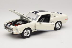 Ford Shelby GT500KR Valge Road Legends 1:18 92168 Metall - pilt 2/8