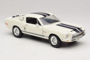 Ford Shelby GT500KR Valge Road Legends 1:18 92168 Metall - pilt 6/8