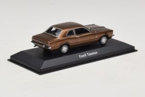 Ford Taunus TC Pruun Metallik Maxichamps 1:43 940081300 Metall - pilt 2/5