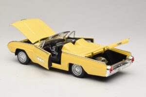 Ford Thunderbird Kabriolett Kollane Anson 1:18 30334-P1 Metall - pilt 5/8
