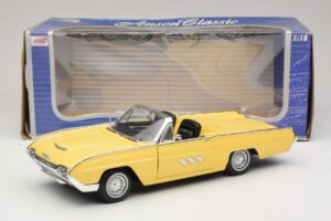 Ford Thunderbird Kabriolett Kollane Anson 1:18 30334-P1 Metall - pilt 8/8