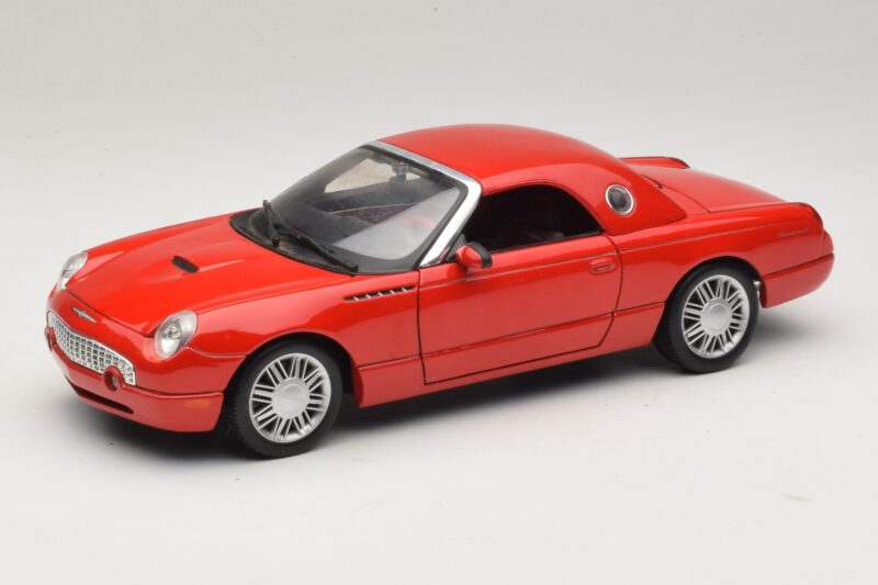 Ford Thunderbird Punane Maisto 1:18 31620 Metall
