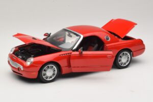 Ford Thunderbird Punane Maisto 1:18 31620 Metall - pilt 2/8