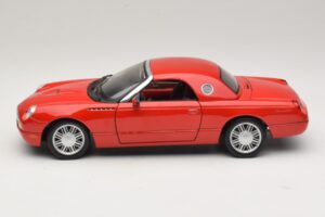 Ford Thunderbird Punane Maisto 1:18 31620 Metall - pilt 4/8
