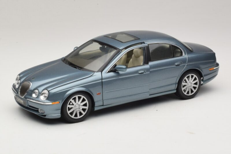 Jaguar S-Type X200 Sinine Maisto 1:18 31865 Metall