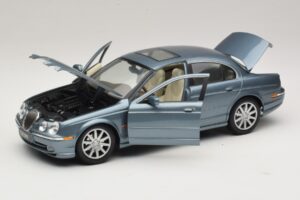Jaguar S-Type X200 Sinine Maisto 1:18 31865 Metall - pilt 2/8