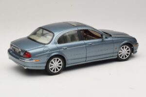 Jaguar S-Type X200 Sinine Maisto 1:18 31865 Metall - pilt 3/8