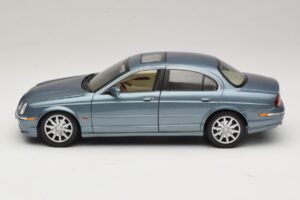 Jaguar S-Type X200 Sinine Maisto 1:18 31865 Metall - pilt 4/8