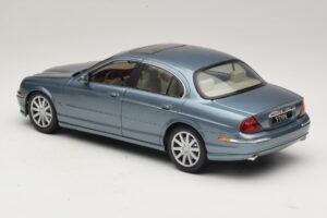 Jaguar S-Type X200 Sinine Maisto 1:18 31865 Metall - pilt 7/8