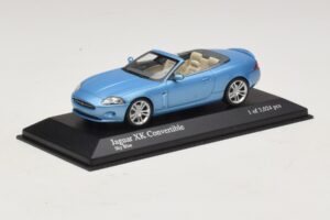 Jaguar XK X150 Kabriolett Helesinine Metallik Minichamps 1:43 400130530 Metall - pilt 2/5