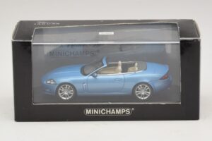 Jaguar XK X150 Kabriolett Helesinine Metallik Minichamps 1:43 400130530 Metall - pilt 5/5