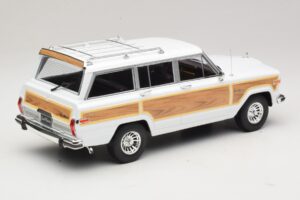 Jeep Grand Wagoneer Valge KK-Scale 1:18 KKDC181111 Metall - pilt 2/6