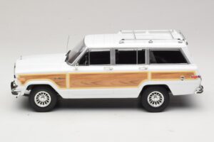 Jeep Grand Wagoneer Valge KK-Scale 1:18 KKDC181111 Metall - pilt 3/6