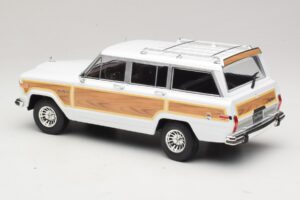 Jeep Grand Wagoneer Valge KK-Scale 1:18 KKDC181111 Metall - pilt 5/6