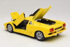 Lamborghini Diablo Kollane Maisto 1:18 32803 Metall - pilt 5/8