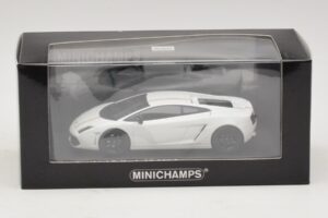 Lamborghini Gallardo LP550-2 Tricolore Valge Minichamps 1:43 400103801 Metall - pilt 5/5