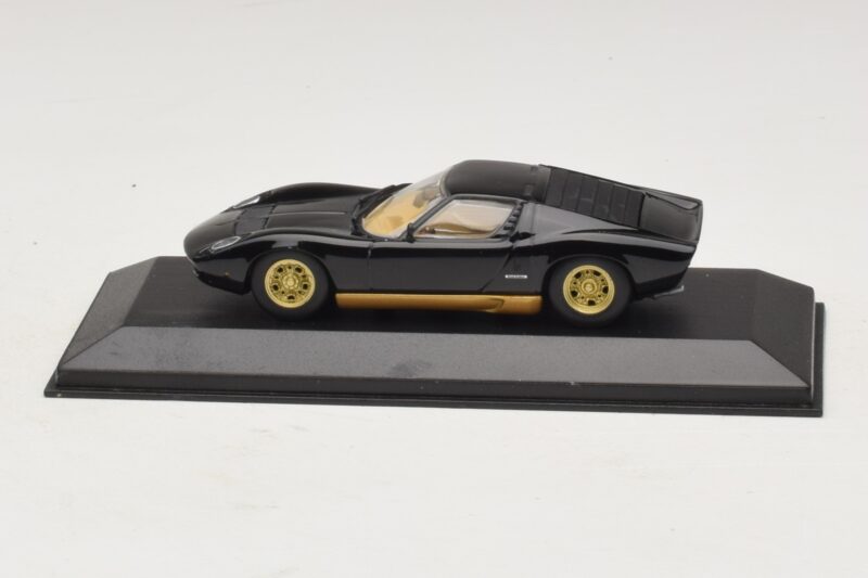 Lamborghini Miura P400 Must Minichamps 1:43 Lamborghini Miura P400 Must Minichamps 1:43 430103004 Metall