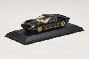 Lamborghini Miura P400 Must Minichamps 1:43 430103004 Metall - pilt 2/5