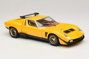 Lamborghini Miura SVR Kollane & Must Kyosho 1:18 08319GY Metall - pilt 6/8