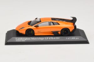 Lamborghini Murcielago LP670-4 SV Oranž Metallik Minichamps 1:43 400103942 Metall