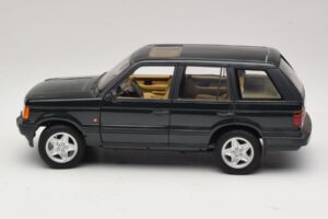 Land Rover Range Rover P38A 4.6 HSE Roheline Metallik AUTOart 1:18 70010 Metall - pilt 4/8