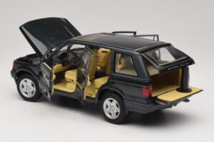 Land Rover Range Rover P38A 4.6 HSE Roheline Metallik AUTOart 1:18 70010 Metall - pilt 5/8