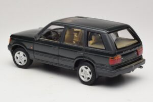 Land Rover Range Rover P38A 4.6 HSE Roheline Metallik AUTOart 1:18 70010 Metall - pilt 7/8