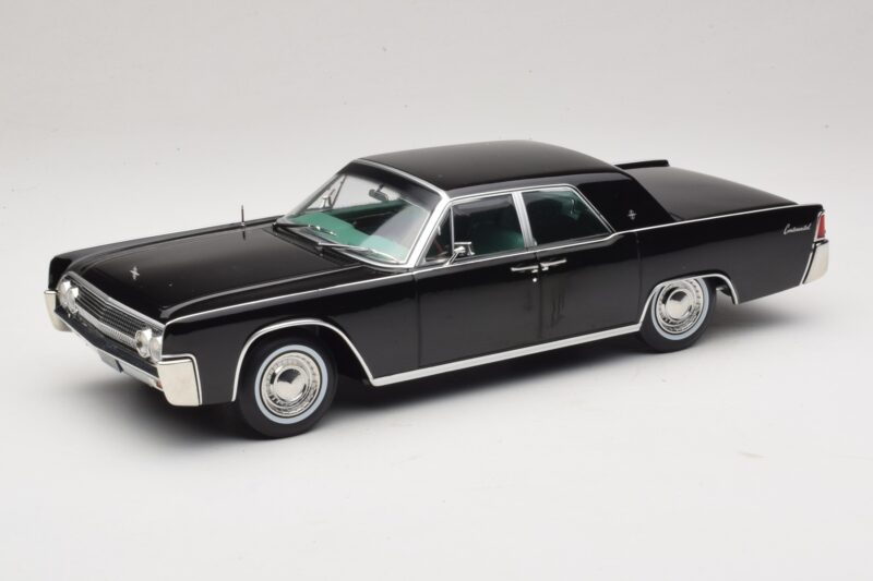 Lincoln Continental Must KK-Scale 1:18 KKDC181483 Metall