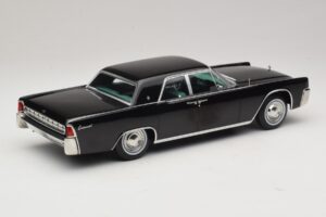 Lincoln Continental Must KK-Scale 1:18 KKDC181483 Metall - pilt 2/6