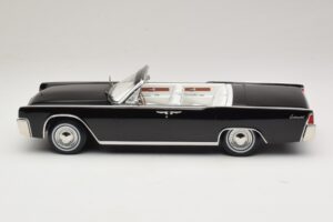 Lincoln Continental Convertible Must Bad Boys KK-Scale 1:18 KKDC181521 Metall - pilt 4/7