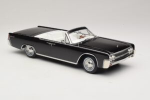 Lincoln Continental Convertible Must Bad Boys KK-Scale 1:18 KKDC181521 Metall - pilt 5/7