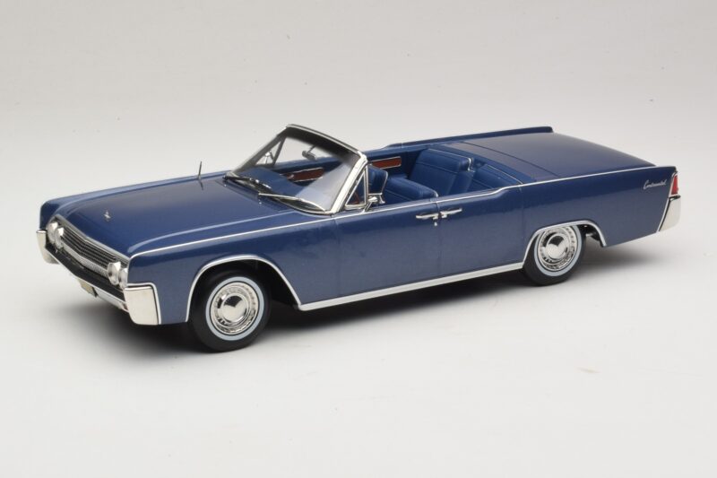 Lincoln Continental Convertible Sinine Metallik The Lincoln Lawyer KK-Scale 1:18 KKDC181522 Metall